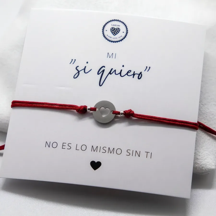 Pulsera Mi «sí quiero» con corazón sobre su tarjeta